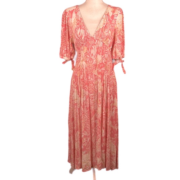 Free People Dresses & Skirts - Free People Pink & White Boho Short Sleeve Maxi Dress Size 8